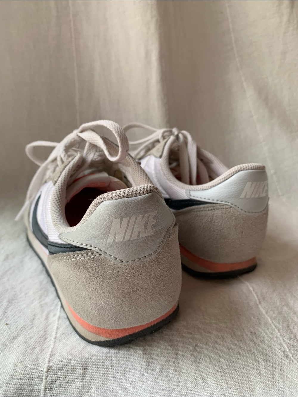 Nike Retro Sneakers Women's Size 7 - Picture 4 of 7